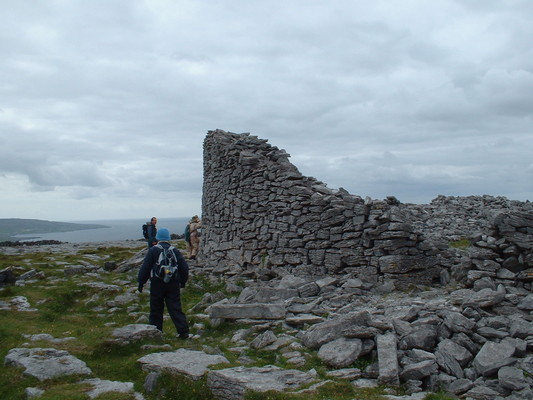 Ring fort wall height