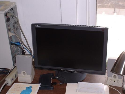 19 inch LCD 34 watts